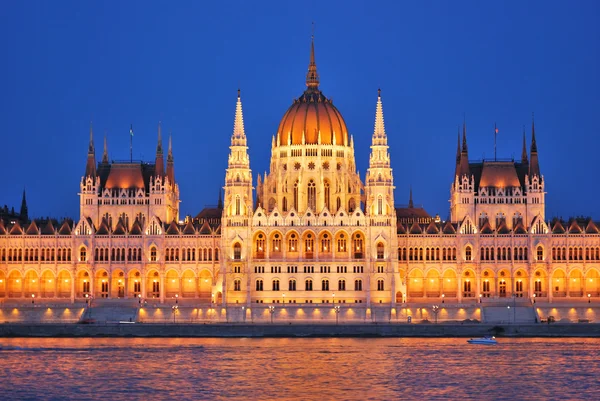 Budapest Parliament at night — Stock fotografie