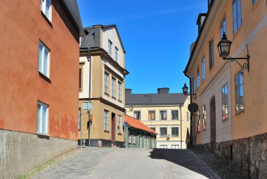 Stockholm. sodermalm dar sokakta