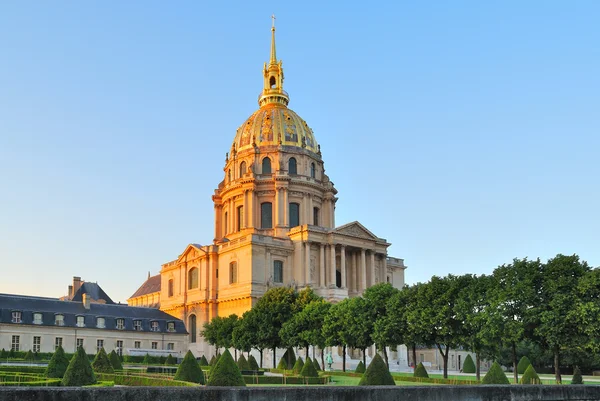 Paris. Invalides Cathedral at sunset — Stock Photo, Image