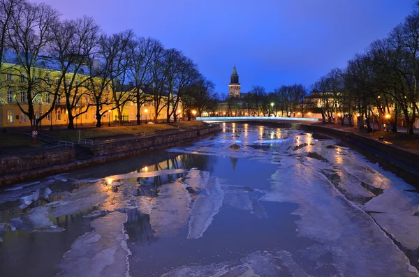 Crepuscolo viola a Turku, Finlandia — Foto Stock