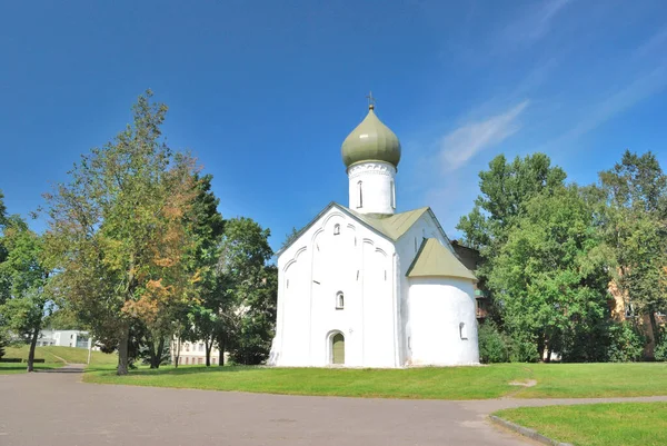 Rússia Maravilhosa Arquitetura Antiga Novgorod Dia Ensolarado Verão — Fotografia de Stock