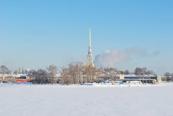 Pétersbourg Par Une Journée Ensoleillée Hiver — Photo