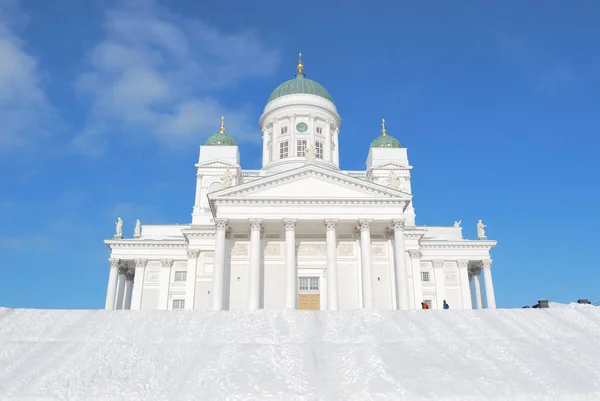 Finlandia Katedra Helsinkach Słoneczny Zimowy Dzień — Zdjęcie stockowe