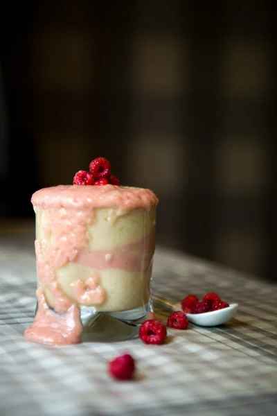 taze meyve ahududu banana smoothie