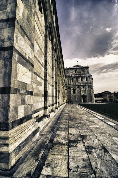 Fassade der Kathedrale auf dem Platz der Wunder, Pisa — Stockfoto