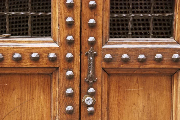 Staré dřevěné dveře, Florencie — Stock fotografie
