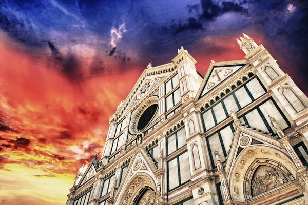 Catedral de Santa Croce en Florencia, vista desde la calle — Foto de Stock