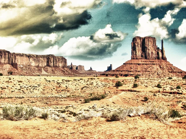 Знаменитий Buttes Monument Valley в штаті Юта — стокове фото