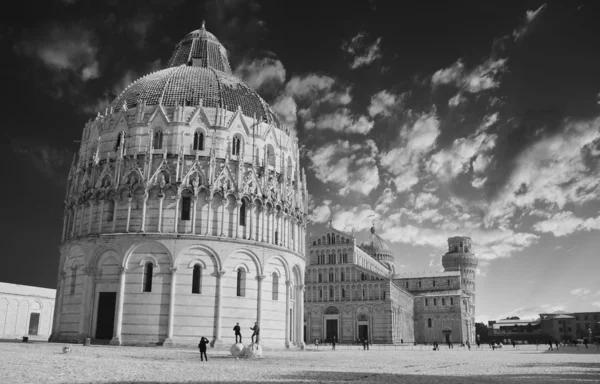 Baptisterio en Piazza dei Miracoli, Pisa — Foto de Stock