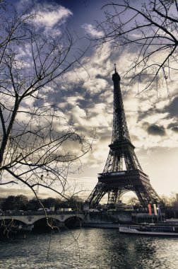 Kışın Paris renkler