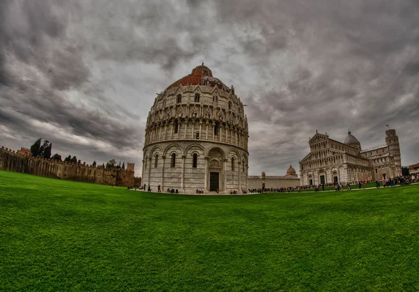 Słynny architektura placu cud w pisa — Zdjęcie stockowe