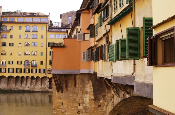 Detal architektury w pobliżu Ponte Vecchio, Florencja — Zdjęcie stockowe