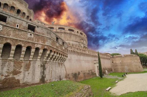 Vista de la fortaleza de Castel Santangelo en Roma — Foto de Stock