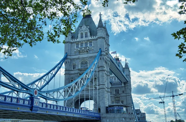 Wieża mostu struktura szczegół, Londyn. most jest 244 m w le — Zdjęcie stockowe