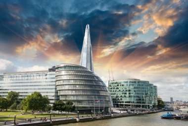 New london city hall thames Nehri, vaktimiz panoramik görünümü ile