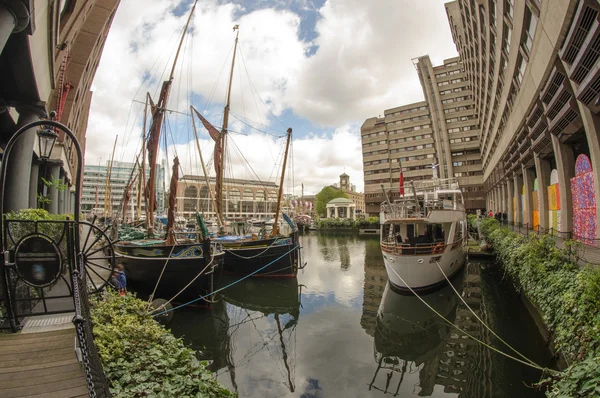 St Katharine Docks in London — Stockfoto