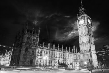 Big ben ve ev Parlamentosu westminster Köprüsü'nden alacakaranlıkta