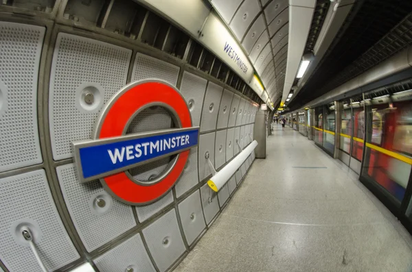 LONDON - SEP 28: Underground Westminster tube station in London — Stock Photo, Image