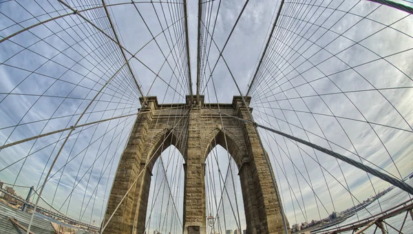 Magnificient structure of Brooklyn Bridge - New York City — Stock Photo, Image