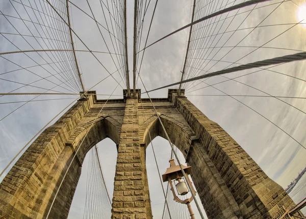 Struktura úžasným brooklyn Bridge - new york city — Stock fotografie