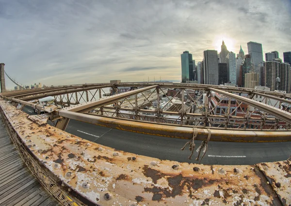 Magnifika strukturen på brooklyn bridge - new york city — Stockfoto