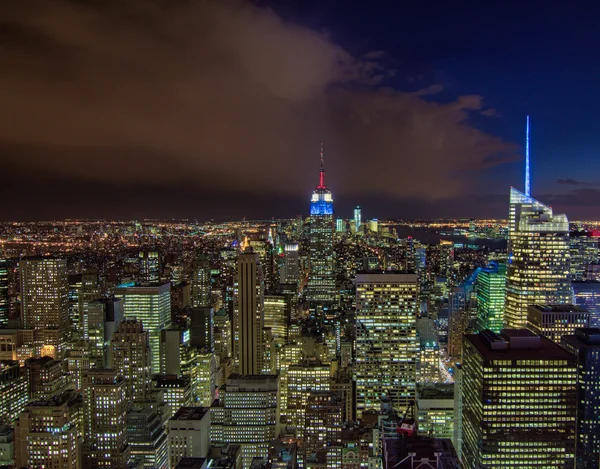 Prachtige nacht kleuren en licht van manhattan, new york city — Stockfoto