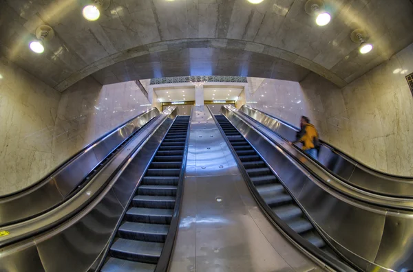 Escaleras mecánicas en Grand Central - Nueva York —  Fotos de Stock