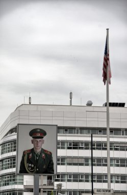 Berlin: checkpoint charlie, 14 Haziran 2012