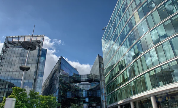 Canary wharf je velké obchodní a nákupní rozvoj — Stock fotografie