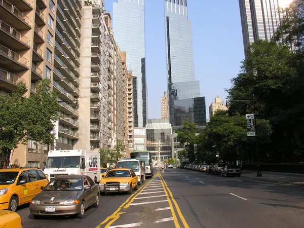 New York City: Taxi accelera in centro — Foto Stock