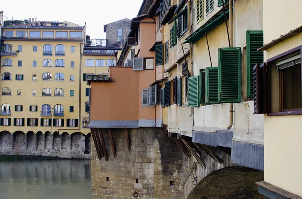 Архитектурные детали вблизи Понте-Веккьо, Флоренция — стоковое фото