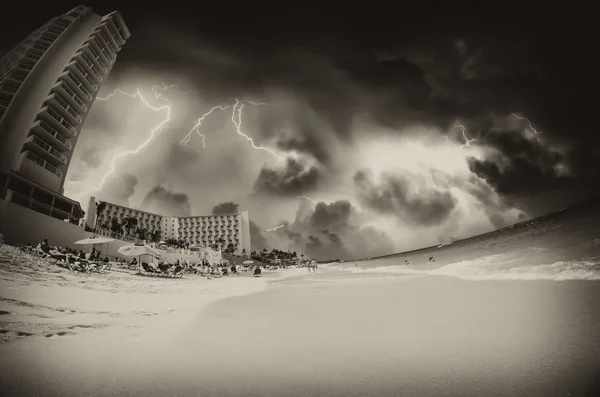 Tempête sur la plage des Caraïbes, Bahamas — Photo