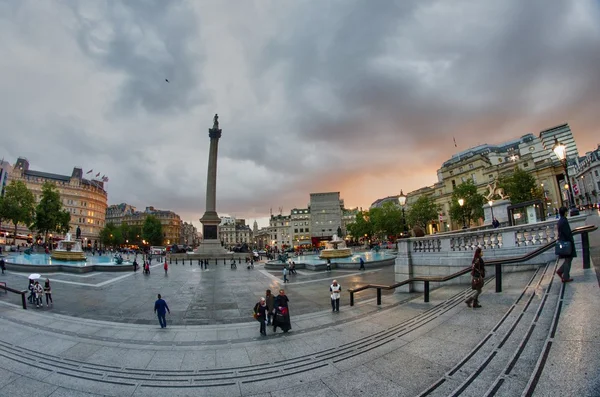 Trafalgar kwadrat w zachód słońca w jesieni - Londyn — Zdjęcie stockowe