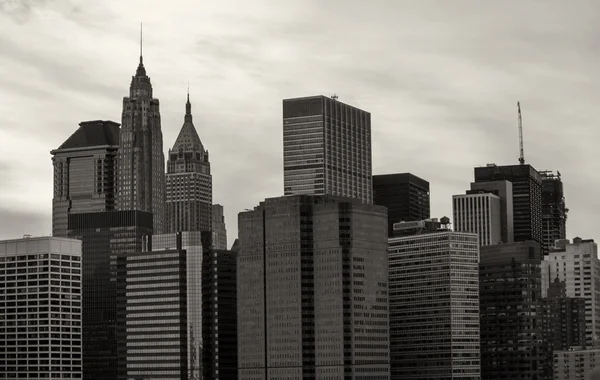 Groep van gebouwen in de binnenstad manhattan - new york city — Stockfoto