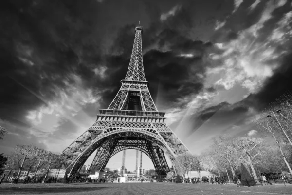 Parijs - la tour eiffel. prachtige zonsondergang kleuren winterseizoen — Stockfoto