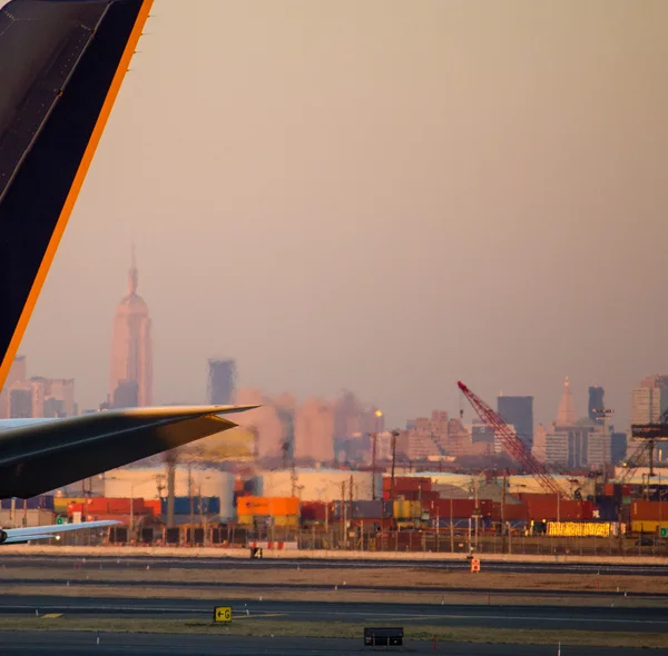 Saindo de Nova York de avião — Fotografia de Stock