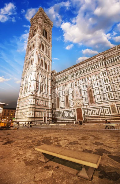 Gyönyörű kilátás nyílik Firenze Campanile, naplementekor — Stock Fotó