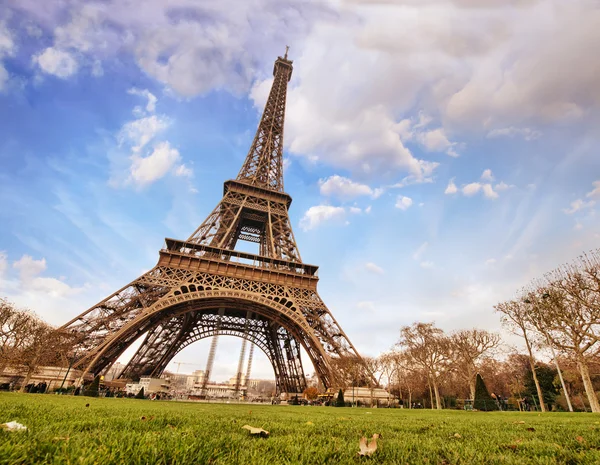 Paris. Eyfel Kulesi manzarasına mükemmel geniş açı — Stok fotoğraf