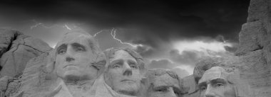 rushmore Dağı Milli anıt üzerinde dramatik gökyüzü