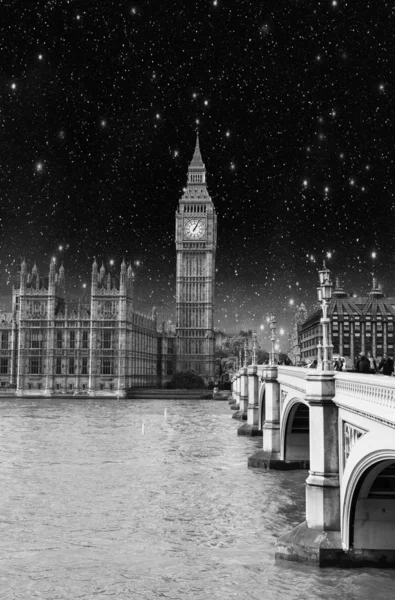 Noc nad Izby Parlamentu, Pałacu Westminsterskiego - Londyn iść — Zdjęcie stockowe