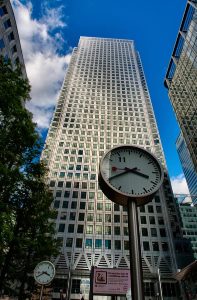 Rascacielos modernos Canary Wharf - Londres —  Fotos de Stock