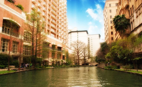 Río y Edificios de San Antonio — Foto de Stock