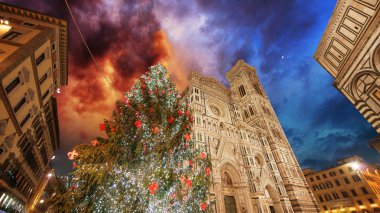 Florence. piazza del duomo güzel kış renkleri