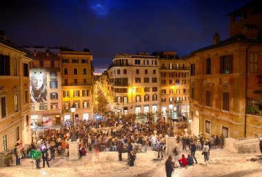 Roma - Kasım 3: Piazza di Spagna İspanyol Merdivenleri tırmanmaya