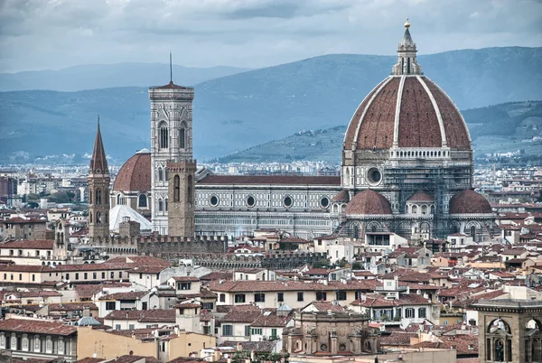 Красивый панорамный вид на Флоренцию с площади Микеланджело — стоковое фото