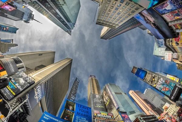 NEW YORK CITY - FEB 24: Street view of Times Square Skyscrapers, — Stock Photo, Image