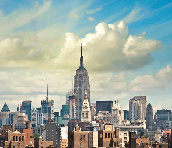 Wonderful view of Manhattan Skyscrapers with beautiful sky color — Stock Photo, Image