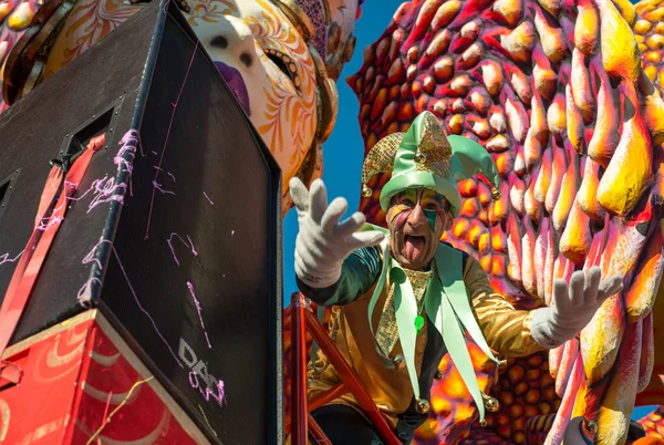 VIAREGGIO, ITALIA - 10 DE FEB: El desfile de carrozas de carnaval, Februa — Foto de Stock