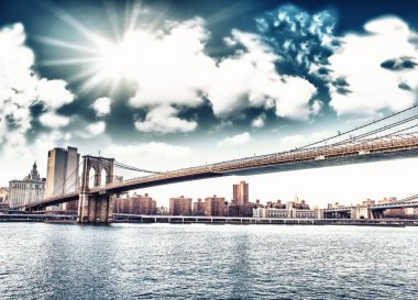 muhteşem new york cityscape - gökdelenler ve brooklyn köprüsünde