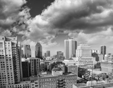 Montreal, Kanada. Şehir gökdelenlerin güzel havadan görünümü